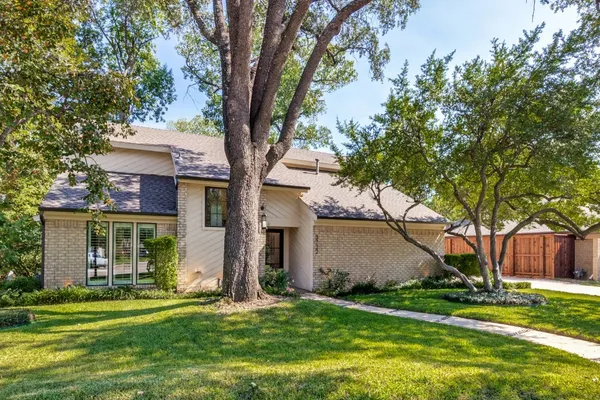 3722 WOODED CREEK DR