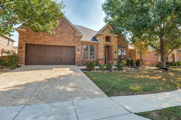 1504 DAISY LN