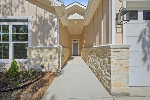 10011 LANSDOWNE DR