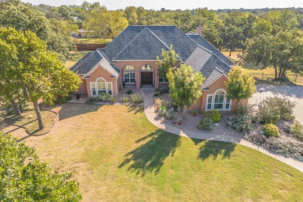 225 SHERRY LN