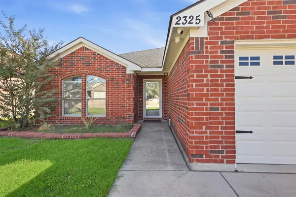 2325 WAKECREST DR