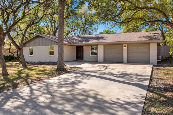 5704 PARKWOOD DR