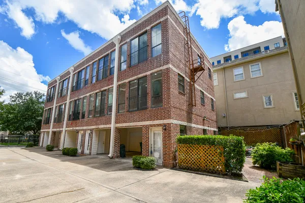 118 MCGOWEN ST K