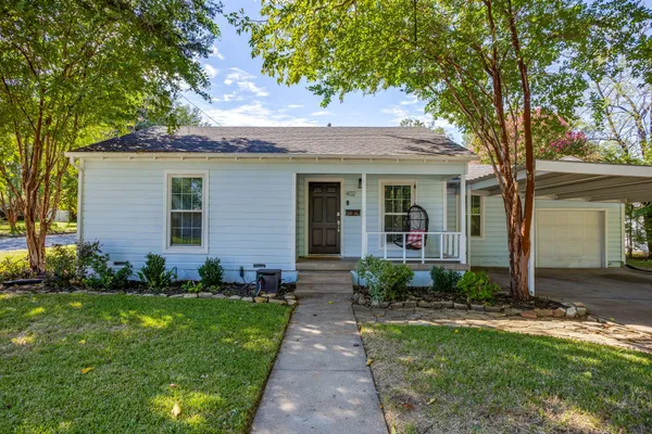 402 ELLIOTT ST