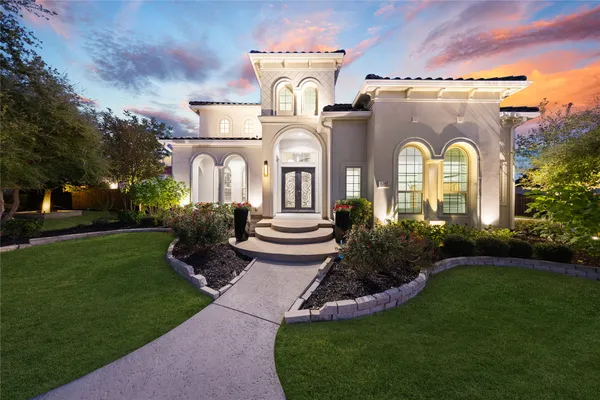 1207 HOLFORD DR