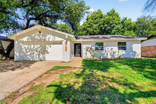 2127 VERSAILLES DR