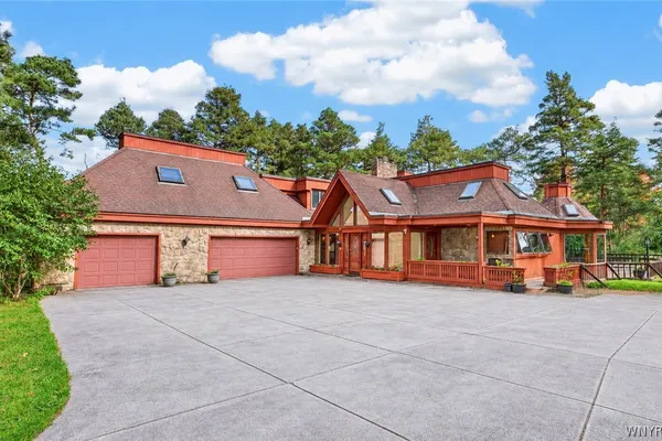 4 VALLEY VIEW DR