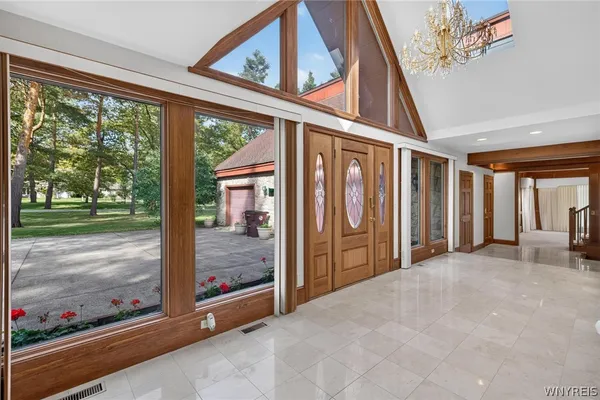 4 VALLEY VIEW DR