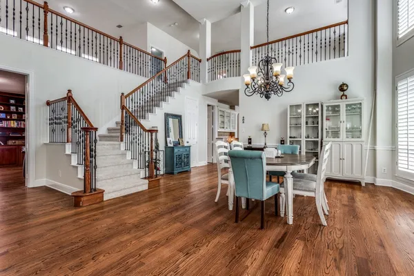6909 MEDALLION DR