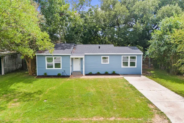 2803 S HOUSTON DR