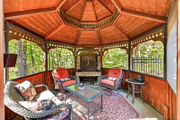 7 SHOREHAVEN LN