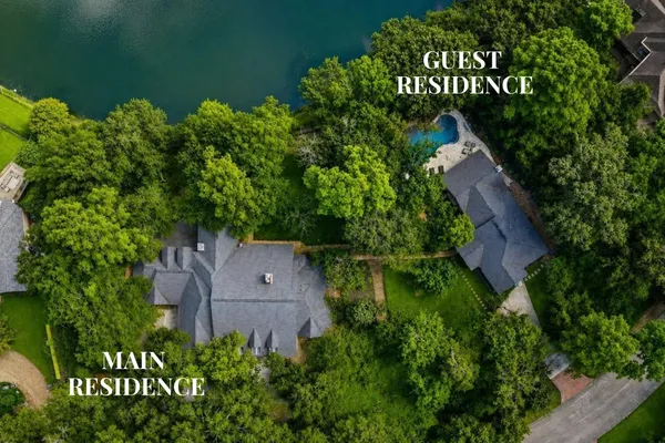 7 PASTORAL POND CIR