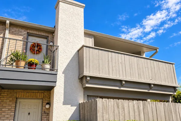 8787 BRAE ACRES RD 604