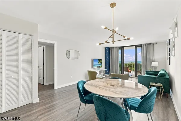 320 SEAVIEW CT 602