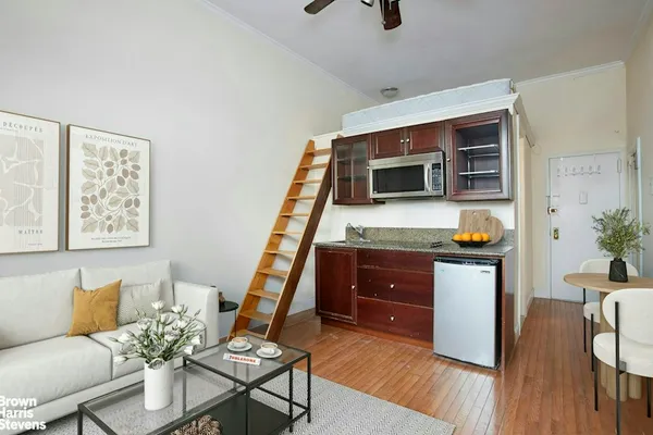 140 W 69TH ST 76C