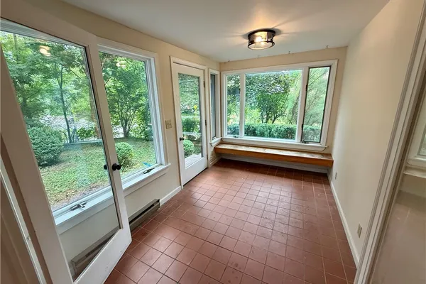 325 HIGHLAND RD