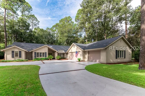 1 CLEARWATER LN