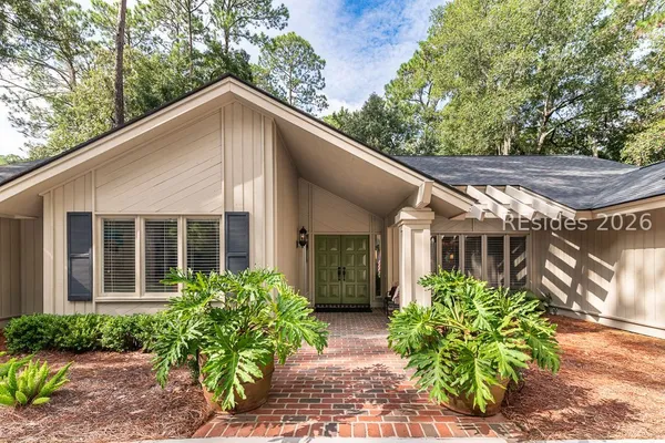 1 CLEARWATER LN