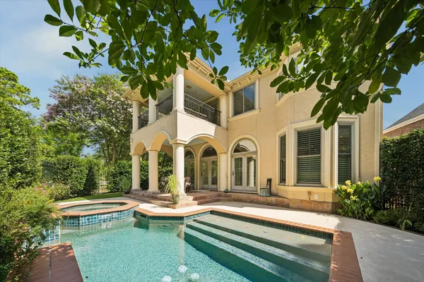 1106 BAYOU ISLAND DR