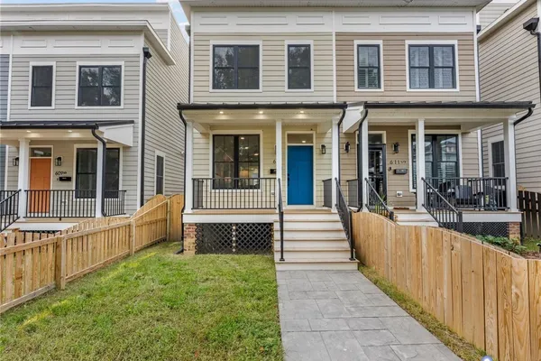 611 W LANCASTER RD