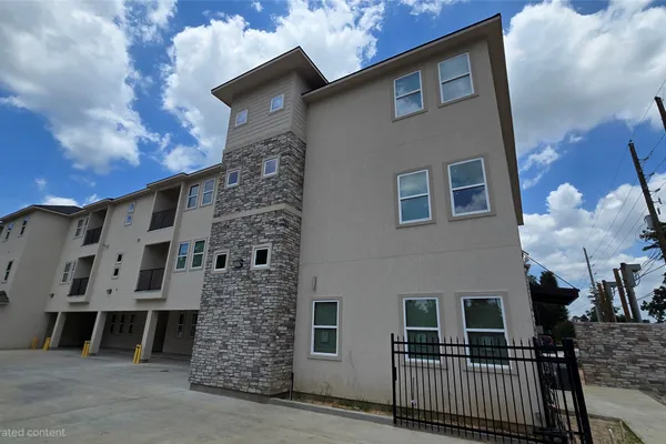 26307 OAK RIDGE DR 1105