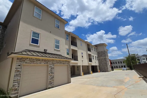 26307 OAK RIDGE DR 1105