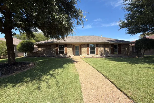 711 RUSH CREEK DR