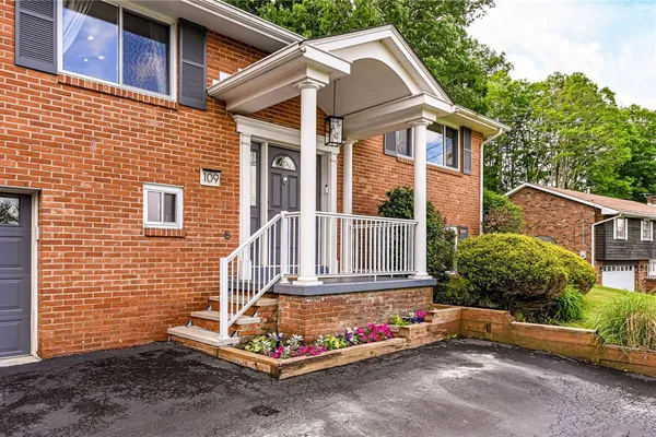 109 WESTVIEW DR