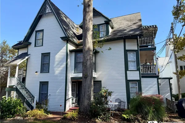 25 WAUGH AVE 5