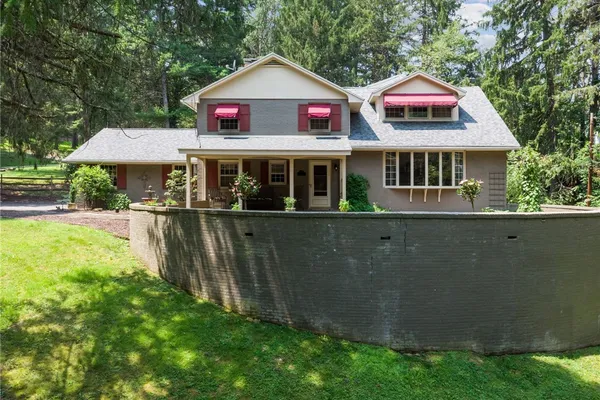 114 SUNRISE LN