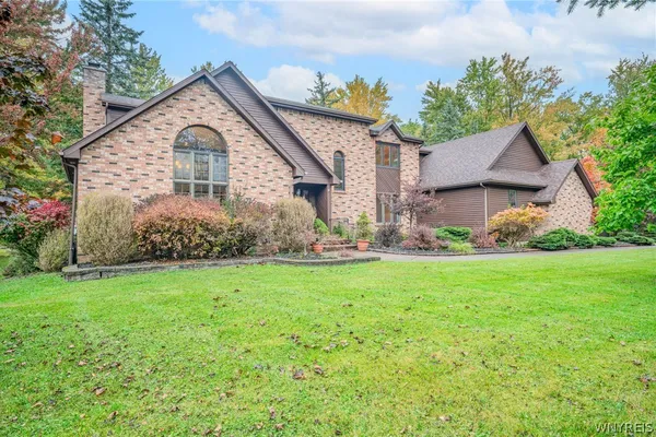 6 WILLOWBROOK DR