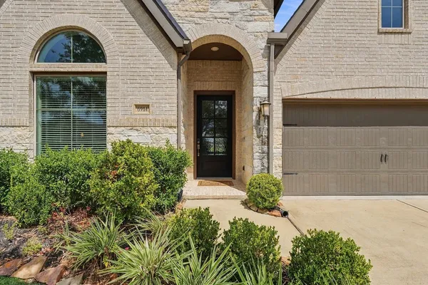 6914 RED OAK DR