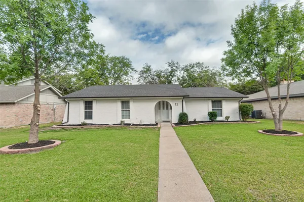 12 MERRIE CIR