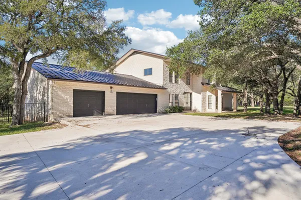 2833 CEDAR HOLLOW RD