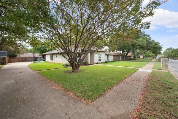 309 QUAIL CREST DR