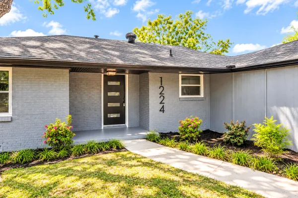 1224 BELLAIRE DR