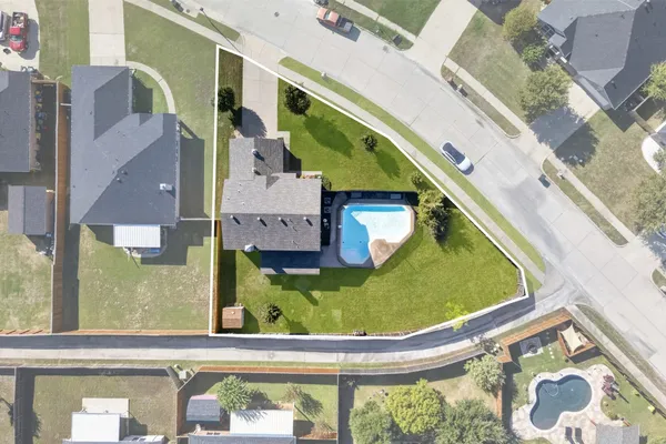1111 LAKEWOOD DR