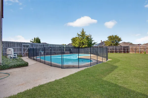 1111 LAKEWOOD DR