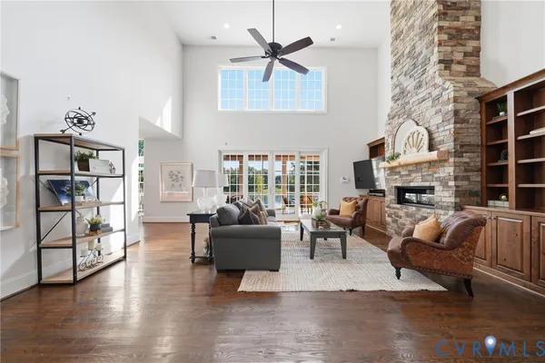 3401 LAKE PINES PL