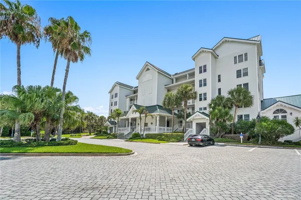 2700 OCEAN DR 102