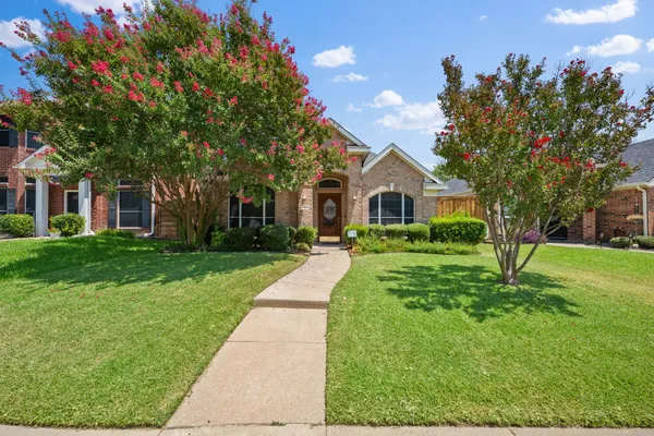 6860 SADDLETREE TRL
