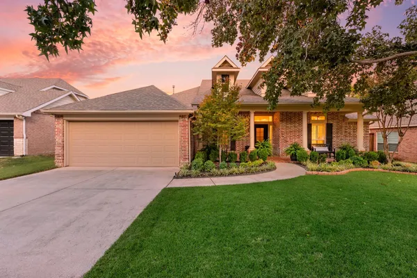 916 WATER OAK DR