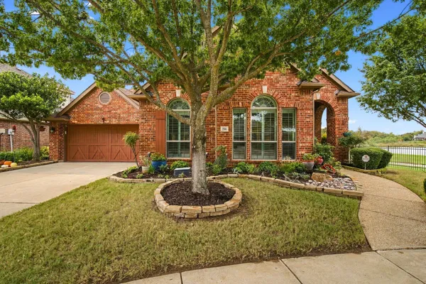 520 CAMILLA LN