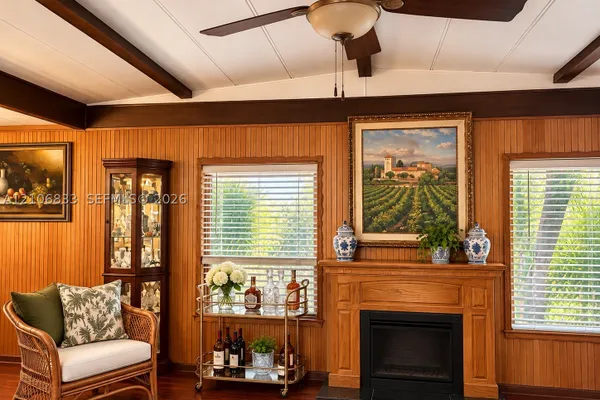 2782 E MARINA DR