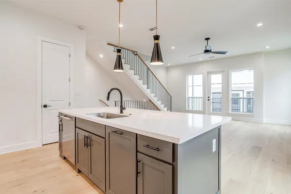 128 GARDEN CT