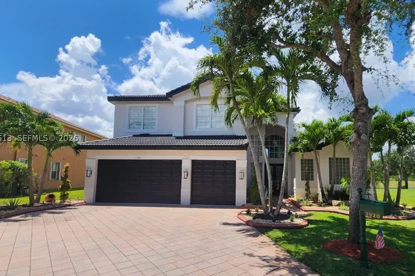 3920 SW 195TH TER