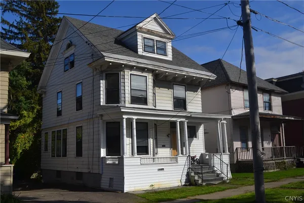 107 W 4TH ST