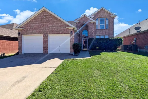 4704 PARKMOUNT DR