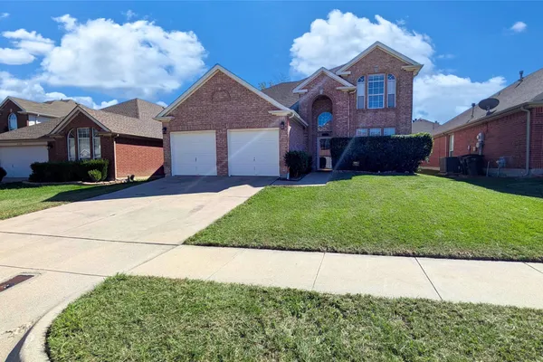 4704 PARKMOUNT DR