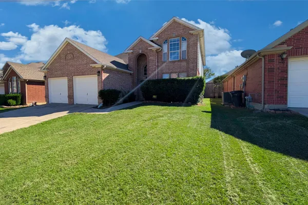 4704 PARKMOUNT DR